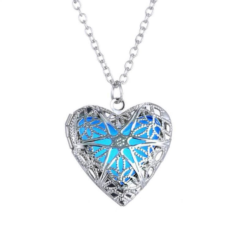 Glowing Love Heart Necklace - Pendant Necklaces