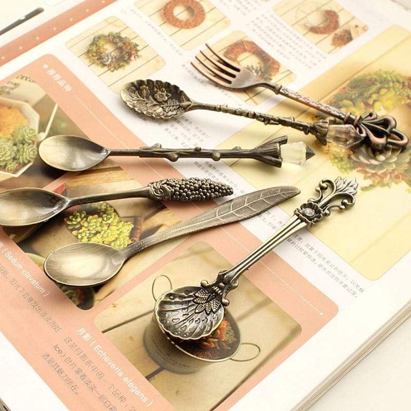 Royal Vintage Spoon Set - Spoons